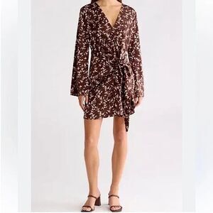 Wayf Women's Brown Floral Long Sleeve Wrap Dress Size‎ Medium NWOT